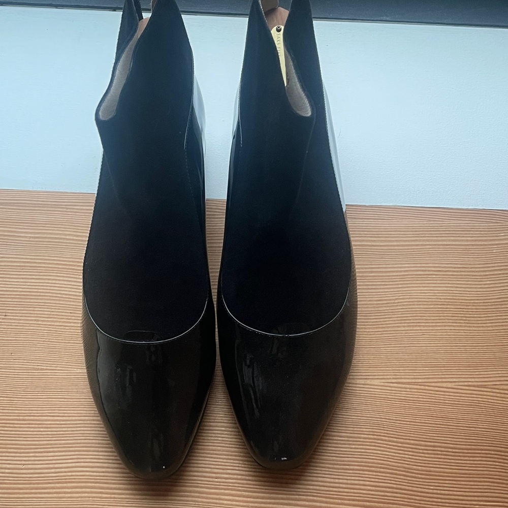 New never worn Giorgio Armani Black leather and suede women’s booties